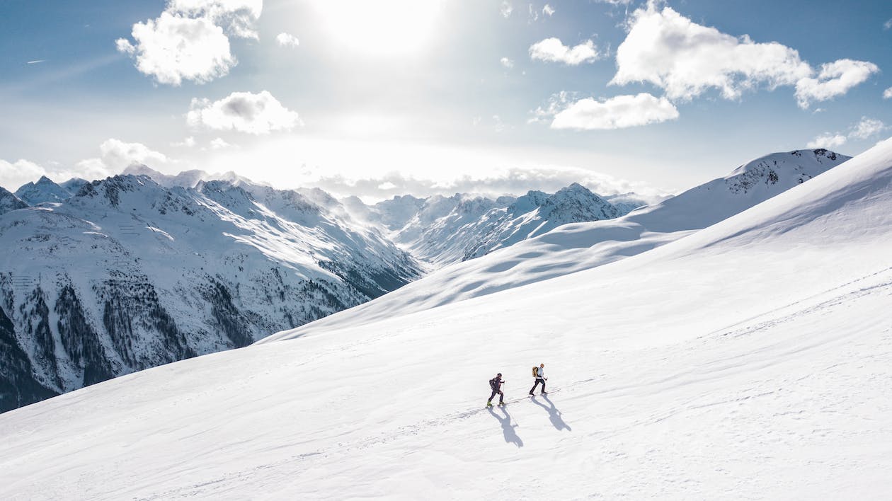 Voyagez en toute sécurité et confort avec un transfert privé de Genève à Courchevel :